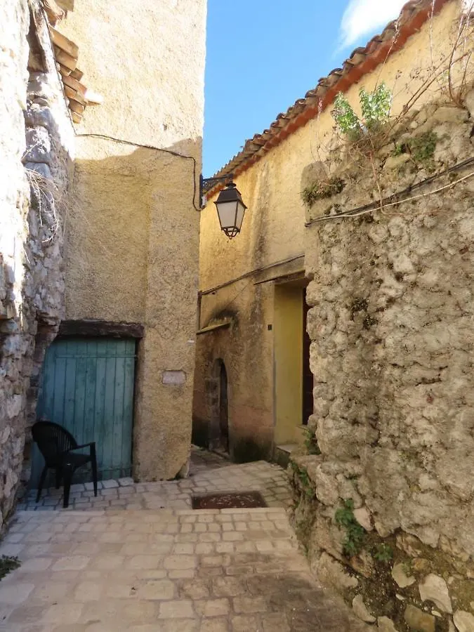 Auberge De Calendal Hotel Aiglun  3*, Aiglun (Alpes-Maritimes)